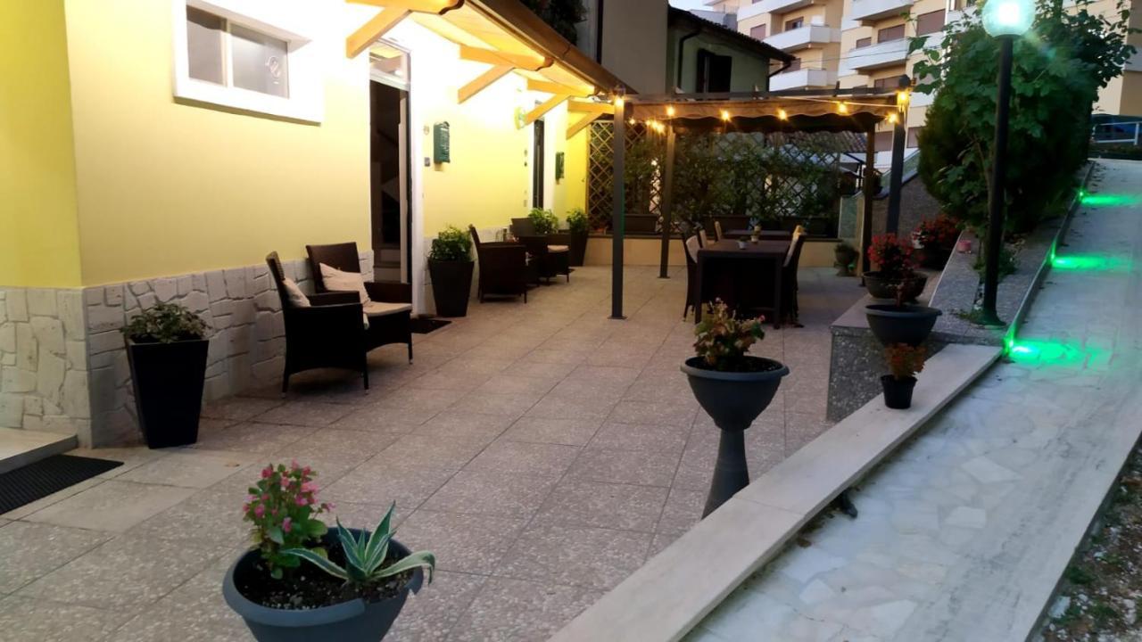 Il Roseto Bed & Breakfast Frosinone Eksteriør bilde