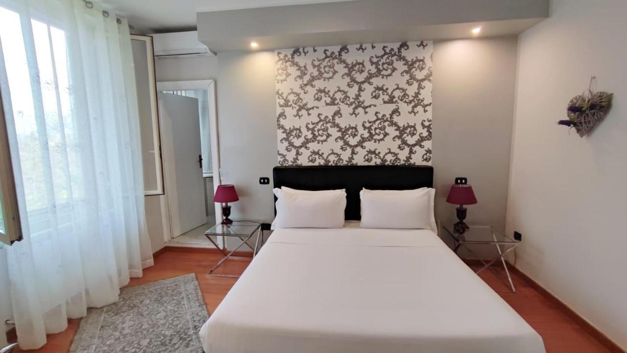 Il Roseto Bed & Breakfast Frosinone Eksteriør bilde