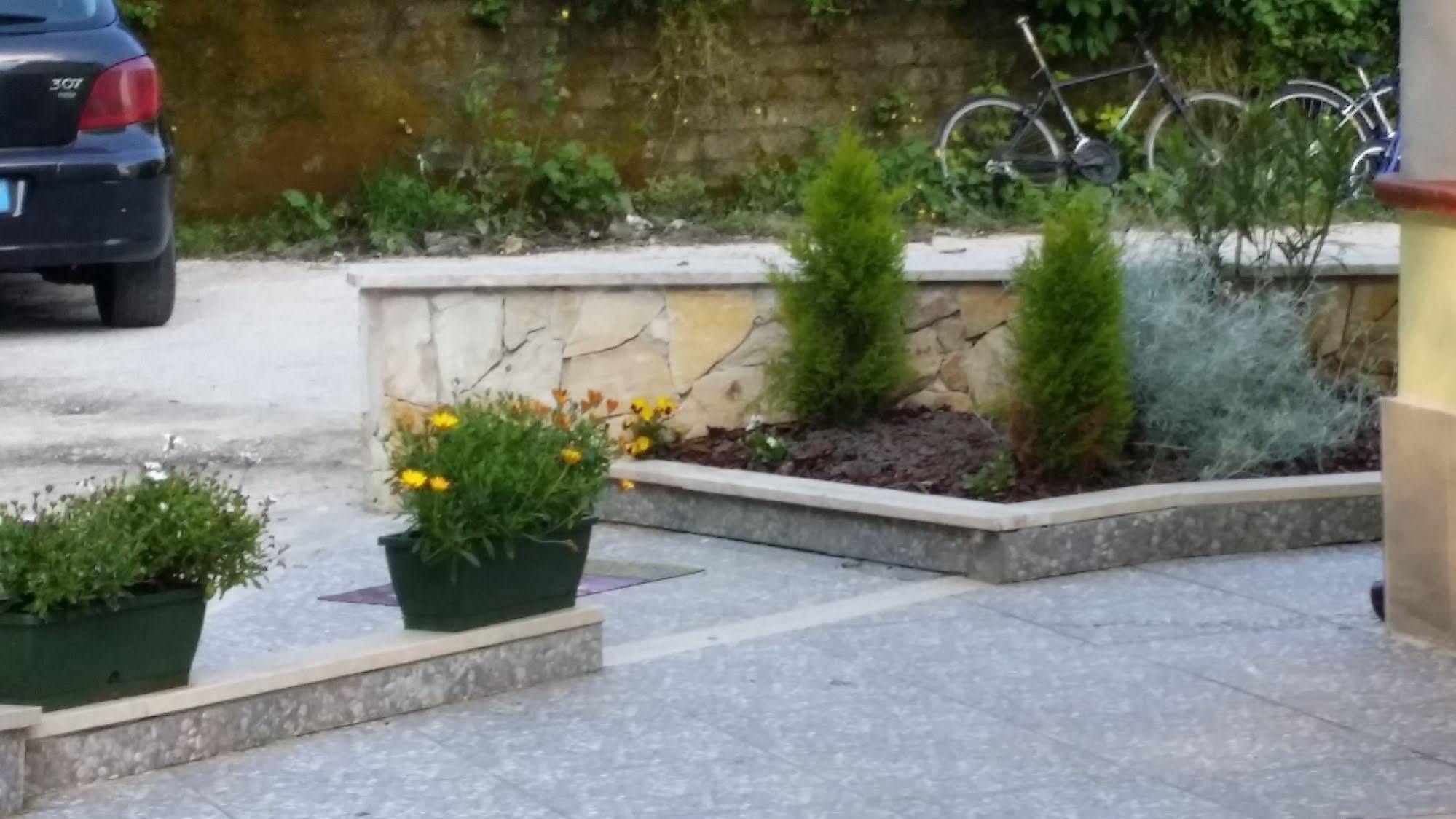 Il Roseto Bed & Breakfast Frosinone Eksteriør bilde